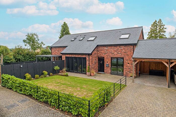 4 Bedroom Detached House For Sale In Millpond Court, Kingsley, WA6