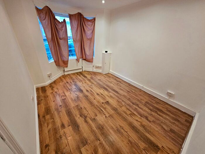 2 Bedroom Flat To Rent In Vernon Road, Luton, LU1