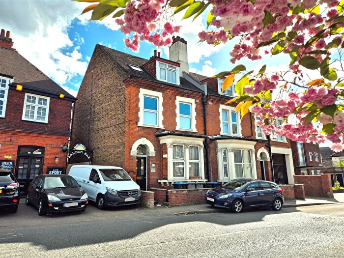 2 Bedroom Flat For Sale In Harlesden Road, Willesden, NW10