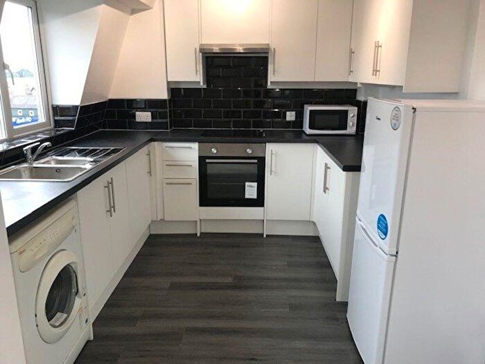 2 Bedroom Flat To Rent In London Road, OX3