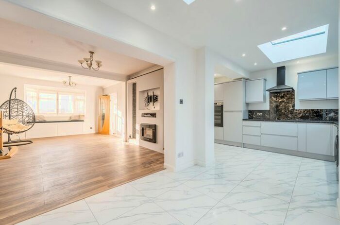 3 Bedroom Semi-Detached House To Rent In Westfield Avenue, Sanderstead, South Croydon, CR2