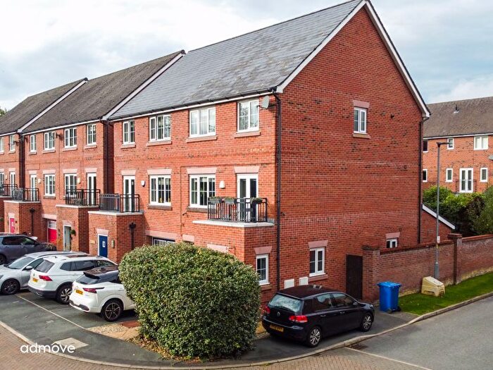 4 Bedroom Town House For Sale In Millington Gardens, Lymm, WA13
