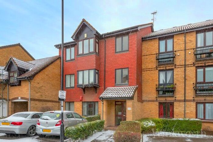 1 Bedroom Flat To Rent In Sterling Gardens, New Cross, London, SE14