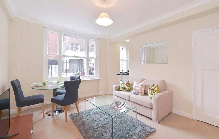 1 Bedroom Flat To Rent In Hill Street, London, W1J