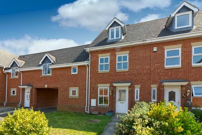3 Bedroom Town House To Rent In Oriel Close, Wolverton, Milton Keynes MK12