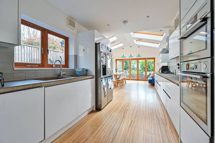 5 Bedroom Terraced House To Rent In Lordship Lane, East Dulwich, London, SE22