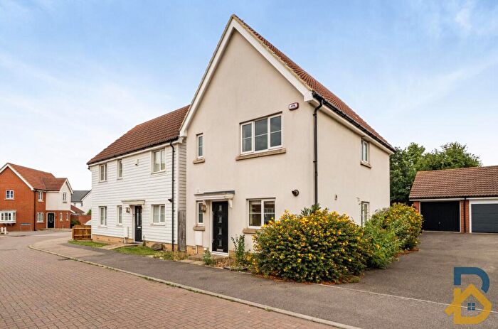 3 Bedroom Detached House For Sale In Montague Street, Basildon, SS14