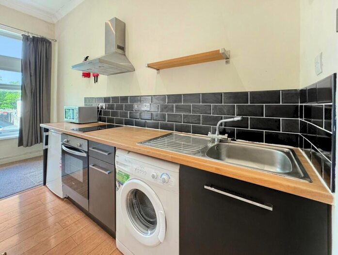 1 Bedroom Flat To Rent In Cathedral Road, Cardiff, CF11
