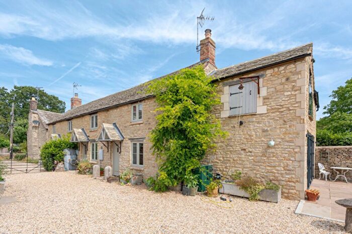 6 Bedroom Detached House For Sale In Church Walk, Combe, OX29