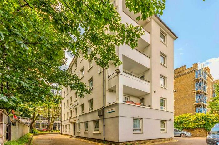 3 Bedroom Flat To Rent In Hendre Road, Bermondsey, SE1