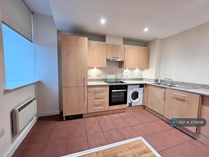 2 Bedroom Flat To Rent In Queens Road, Nottingham, NG2