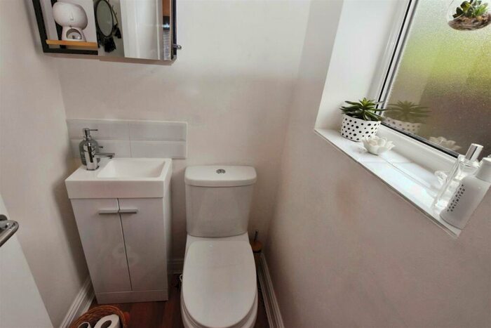 4 Bedroom Detached House For Sale In Sorrel Drive, Hull, HU5