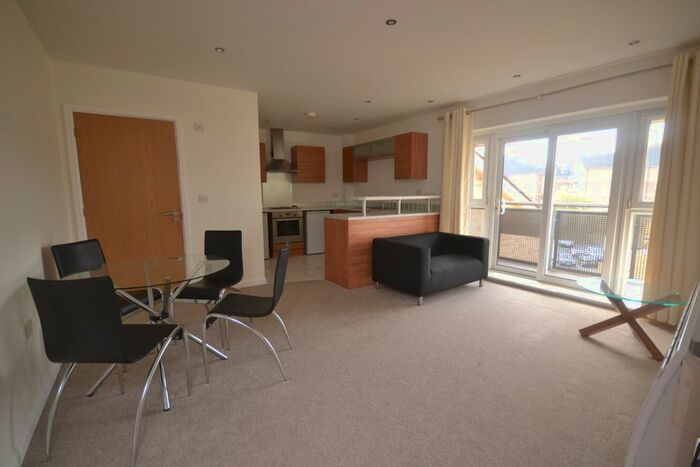 2 Bedroom Flat To Rent In Branagh Court, Reading, Berkshire, RG30
