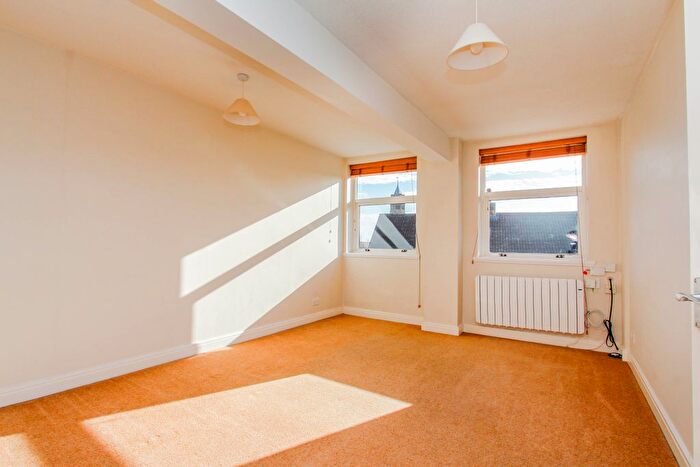 2 Bedroom Maisonette To Rent In High Street, Irthlingborough, NN9