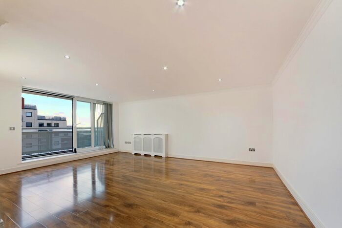 2 Bedroom Flat To Rent In Wards Wharf Approach, Royal Docks, London, E16