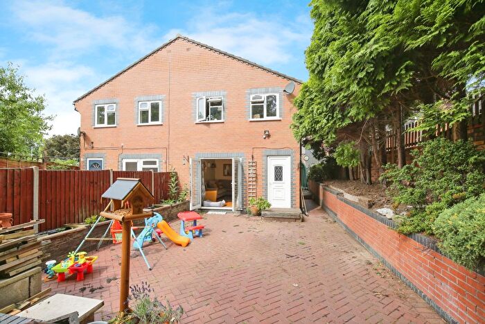 3 Bedroom Town House For Sale In Long Street, Dordon, B78