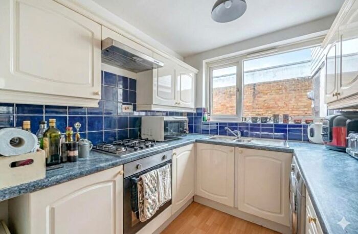 2 Bedroom Maisonette For Sale In Horsell, Woking, Surrey, GU21