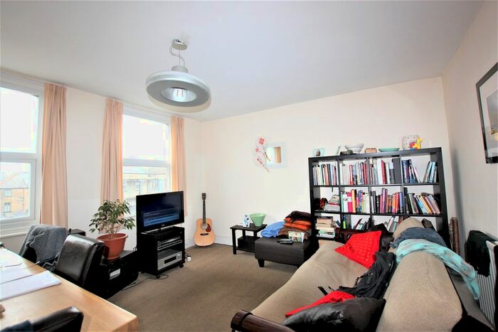 2 Bedroom Flat To Rent In Blackstock Road, Finsbury Park, N4