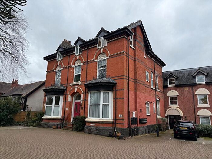 2 Bedroom Apartment For Sale In Birmingham Road, Sutton Coldfield, B72