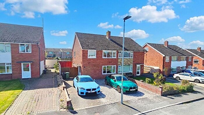 3 Bedroom Semi Detached House For Sale In Hewitt Avenue, Hereford, HR4