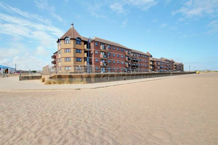 2 Bedroom Flat For Sale In Queens Park Close, Mablethorpe, LN12