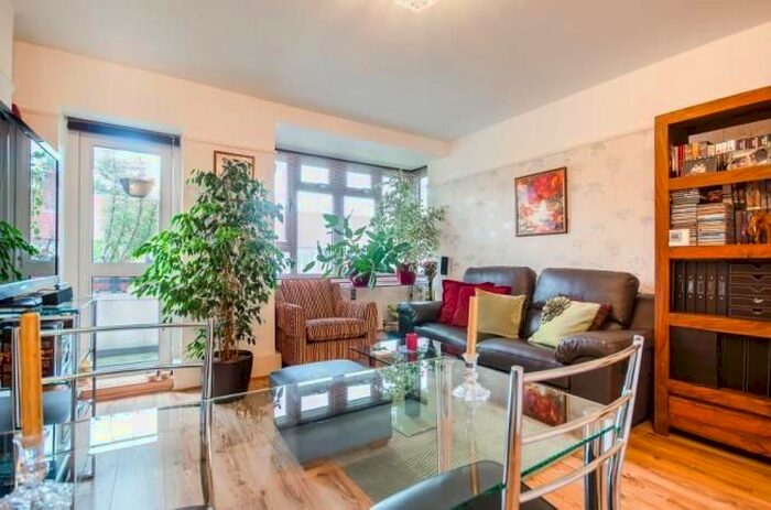 1 Bedroom Flat To Rent In Rodenhurst Road, Clapham, SW4