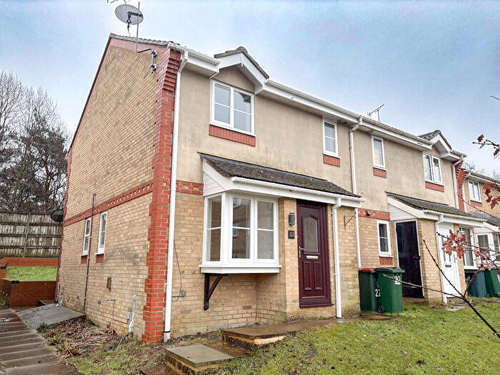 1 Bedroom End Of Terrace House To Rent In Lyon Close, Crawley, RH10