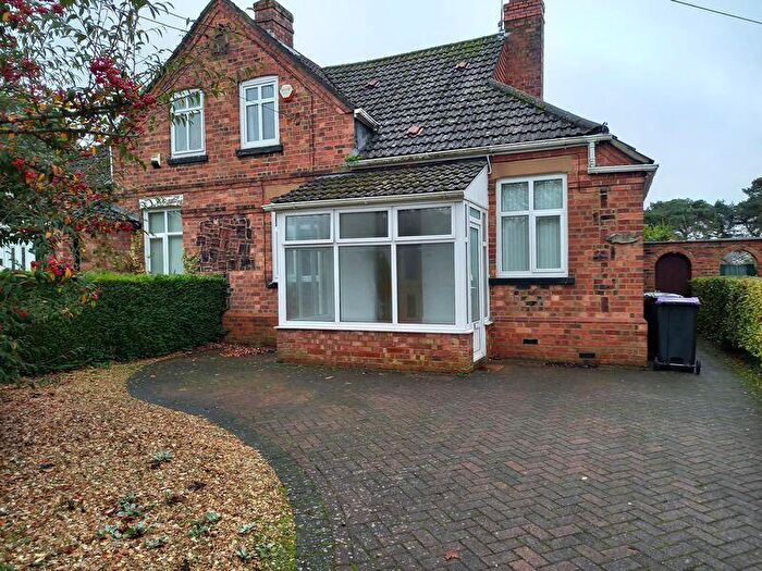 3 Bedroom Semi-Detached Bungalow To Rent In Tor-O-Moor Road, Woodhall Spa, LN10