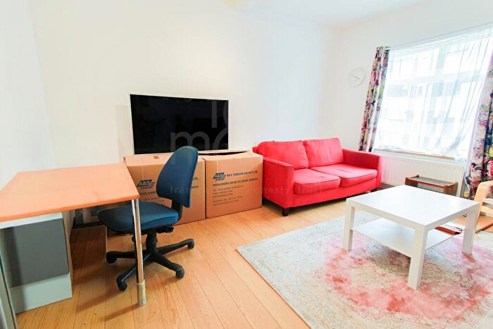 1 Bedroom Flat For Sale In Brighton Road, South Croydon, CR2
