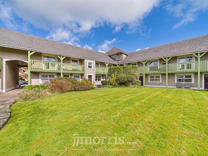 2 Bedroom Flat For Sale In Spring Gardens, Cawdor Court Spring Gardens, SA67