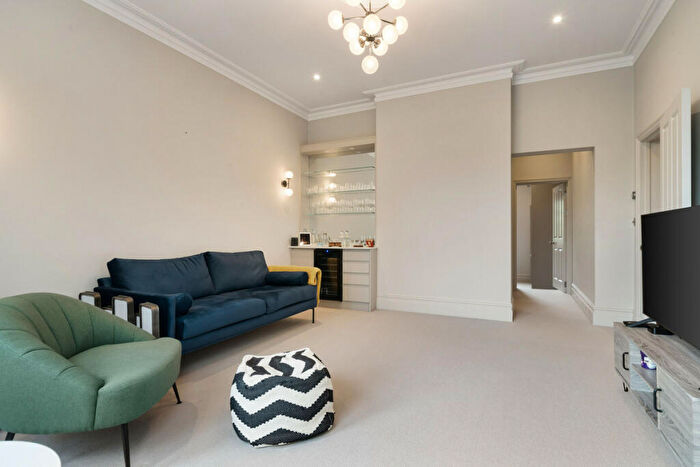 2 Bedroom Apartment To Rent In Castelnau, Barnes, SW13