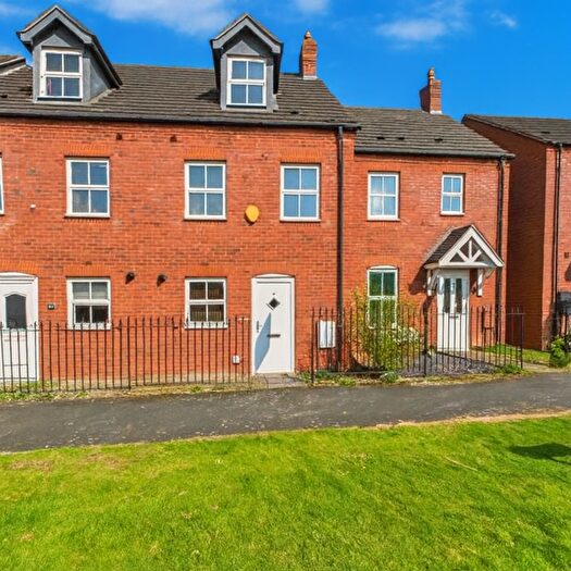3 Bedroom Property To Rent In Bains Drive, Lichfield, WS13