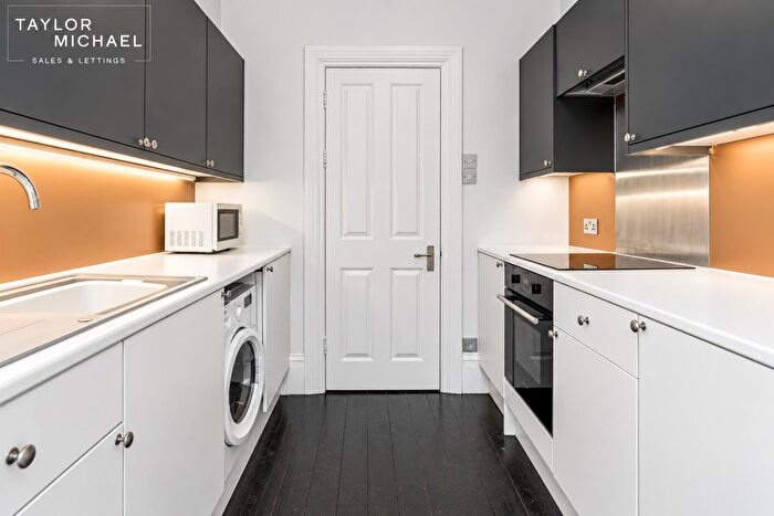 Studio To Rent In The Drive, Hove, BN3