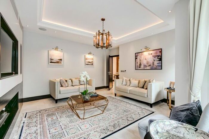 3 Bedroom Flat To Rent In Parkside, Knightsbridge, SW1X