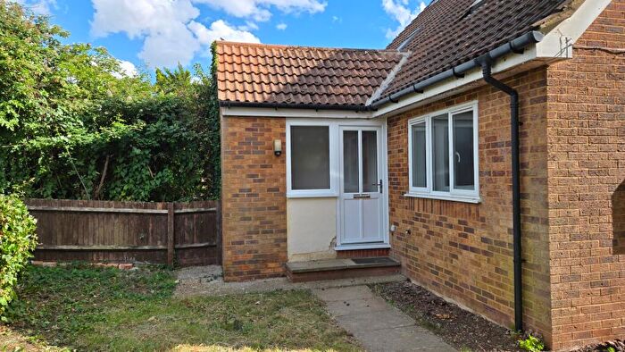 1 Bedroom Maisonette To Rent In Petersham Close, Newport Pagnell, Milton Keynes, MK16