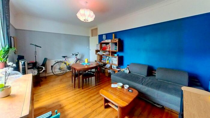 1 Bedroom Flat To Rent In Haslemere Road, London, N8