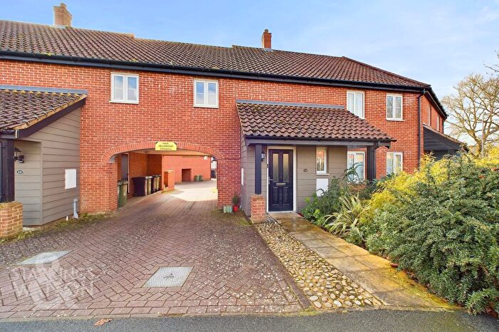 2 Bedroom Flat For Sale In The Ridings, Poringland, Norwich, NR14