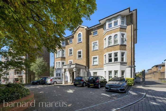2 Bedroom Flat To Rent In Clarence Mews, London, SW12