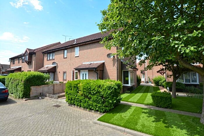 1 Bedroom Terraced House For Sale In Copperfields, Luton, LU4