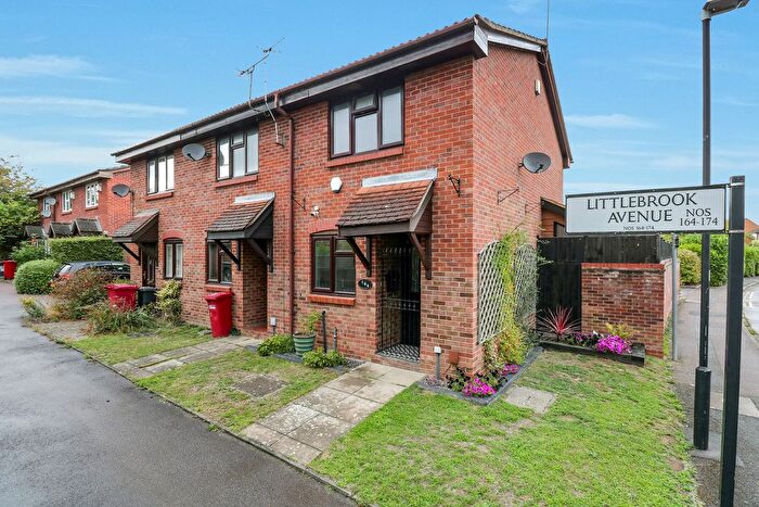 2 Bedroom End Of Terrace House For Sale In Littlebrook Avenue, Slough, Berkshire, SL2