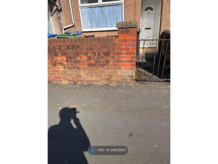 4 Bedroom Terraced House To Rent In Convamore Road, Grimsby, DN32