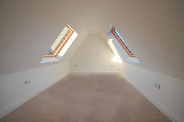 2 Bedroom Flat For Sale In High Street, East Grinstead, RH19