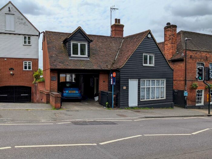 2 Bedroom Semi-Detached House To Rent In High Street, Benfleet, SS7