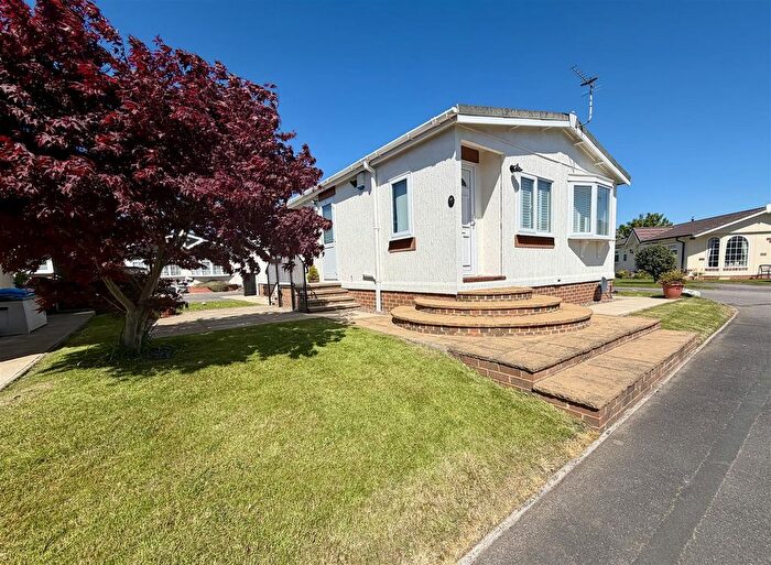 2 Bedroom Park Home For Sale In Little Preston Park, Hall Road, Little Preston, Leeds, LS26