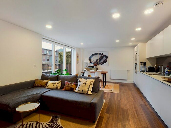 1 Bedroom Flat To Rent In Market Road, London, N7