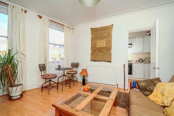1 Bedroom Apartment To Rent In Friars Stile Road, Richmond, TW10