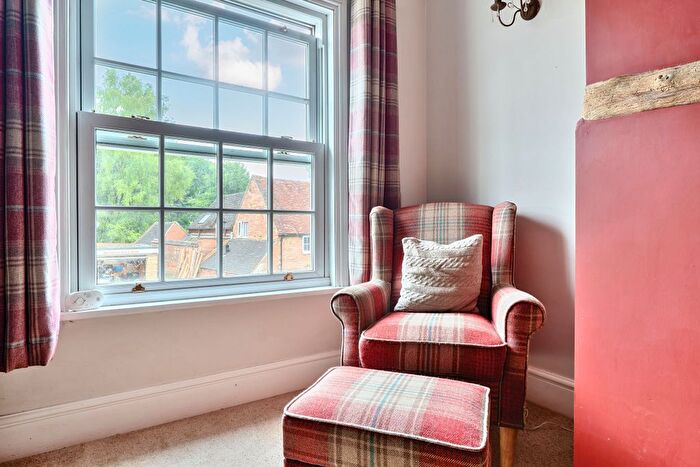 4 Bedroom Town House For Sale In High Street, Aylesbury, HP18