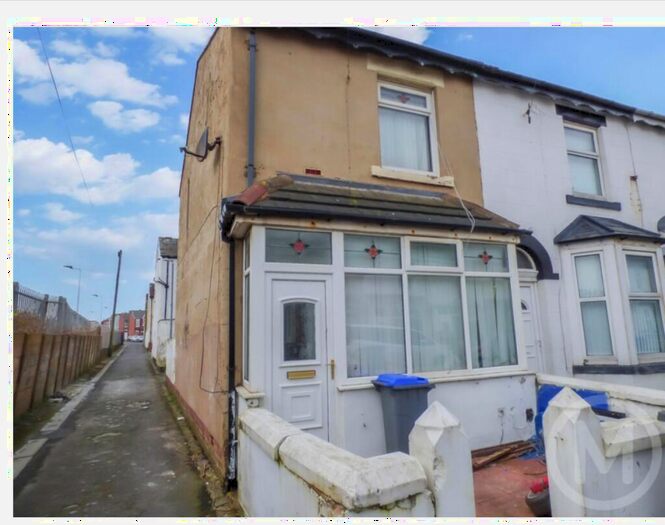 2 Bedroom End Of Terrace House To Rent In Wall Street, Blackpool, FY1