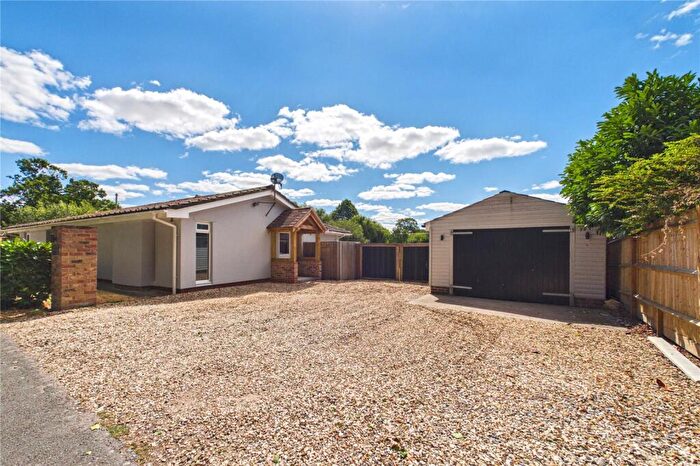 5 Bedroom Bungalow For Sale In New Road, Little London, Tadley, Hampshire, RG26