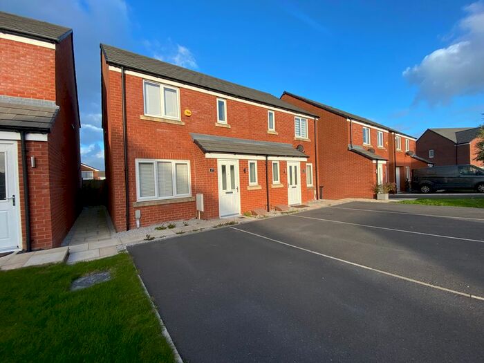 3 Bedroom Semi-Detached House To Rent In Glastonbury Avenue, Lowton, WA3